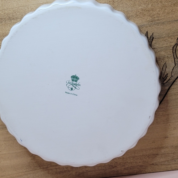 Christenholm Fluted Floral Rose Ceramic Pie Quiche Dish - Picture 4 of 4